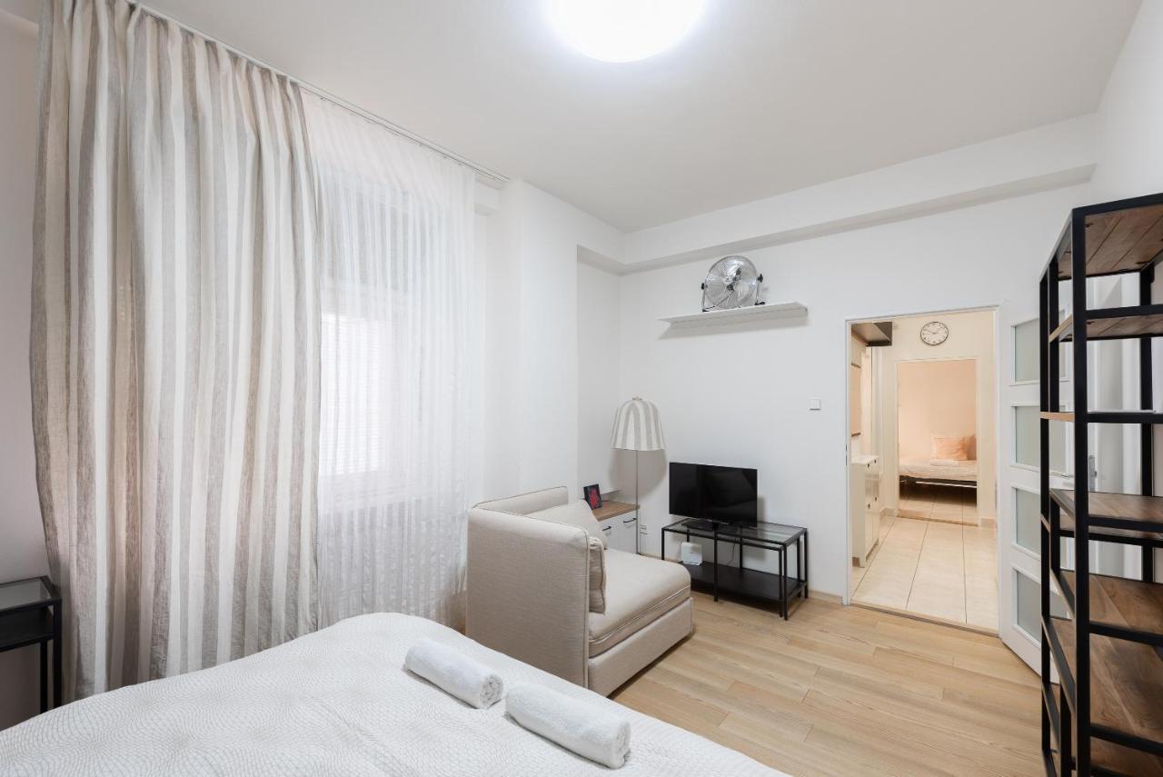 Lotus Apartment Praga Exterior foto